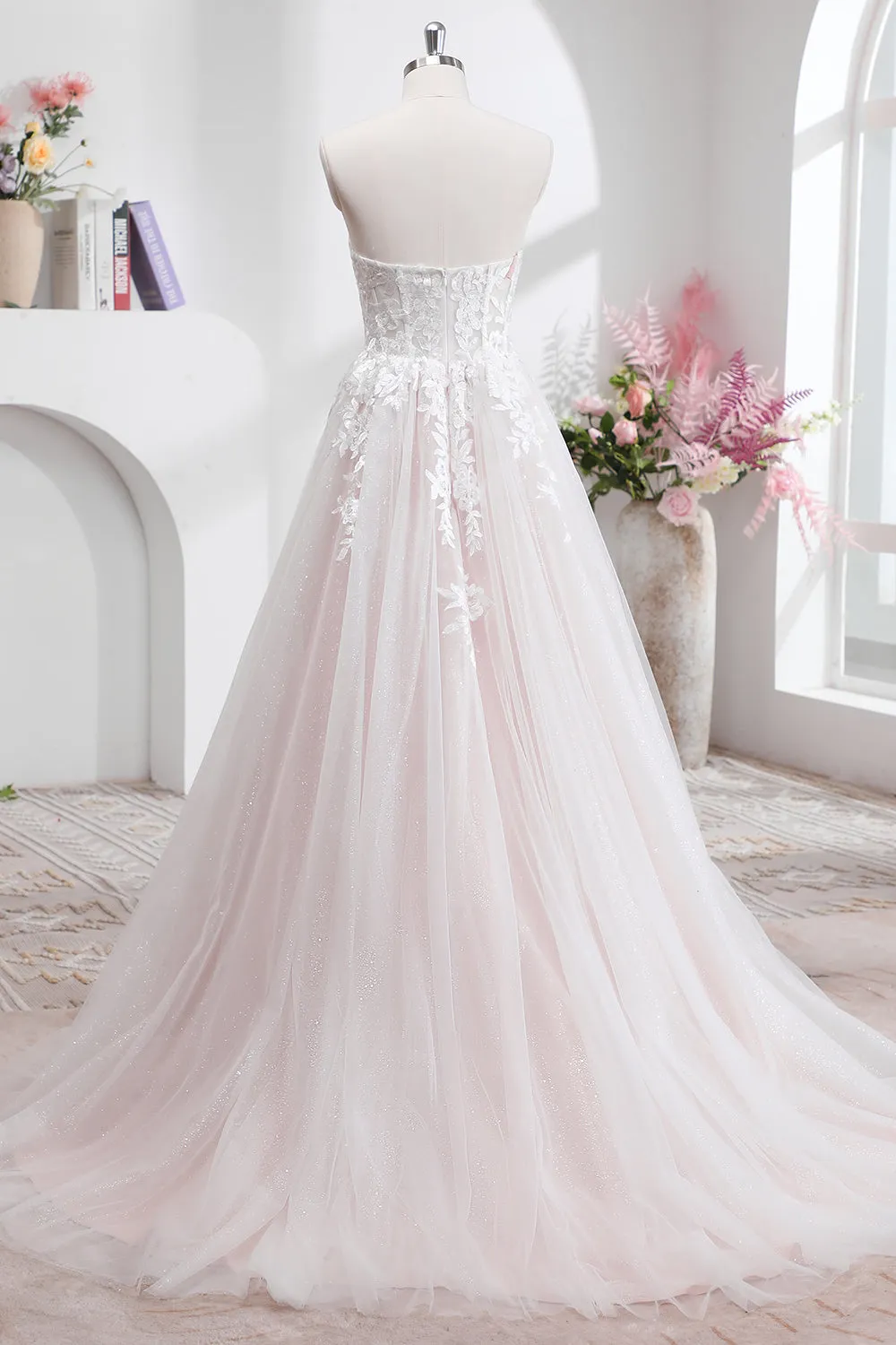 Princess White A Line Tulle Sweetheart Wedding Dress with Applique Lace