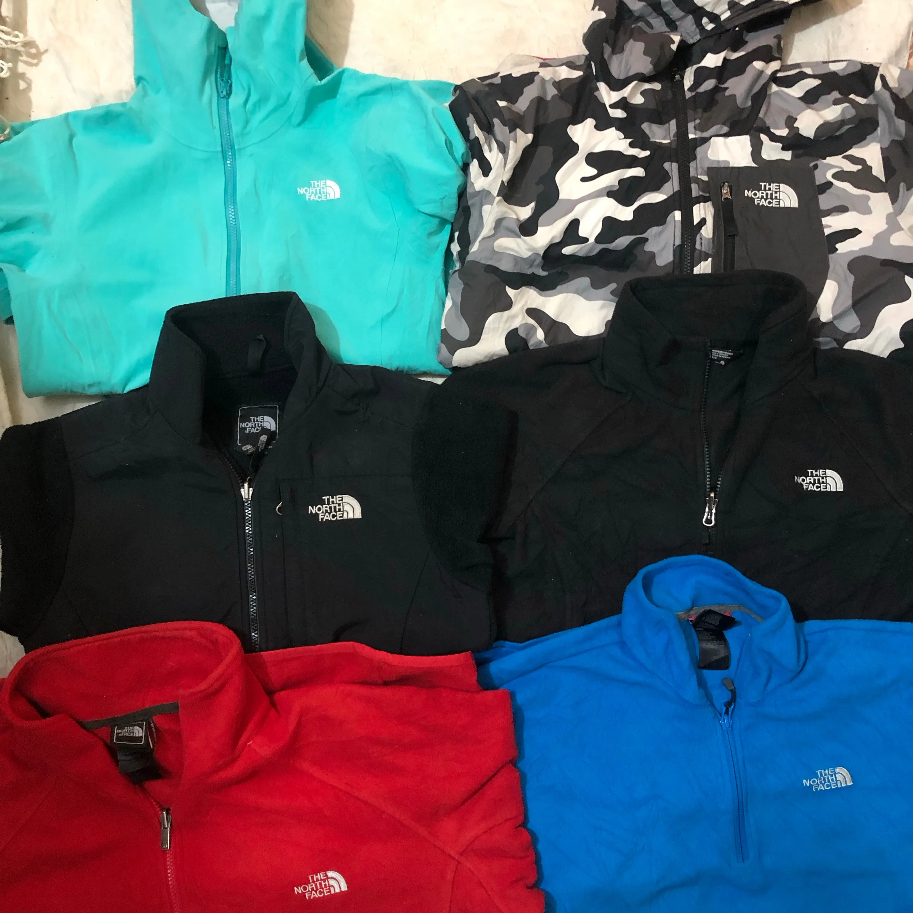 TNF Fleece AND OTHER Jackets 57 pieces